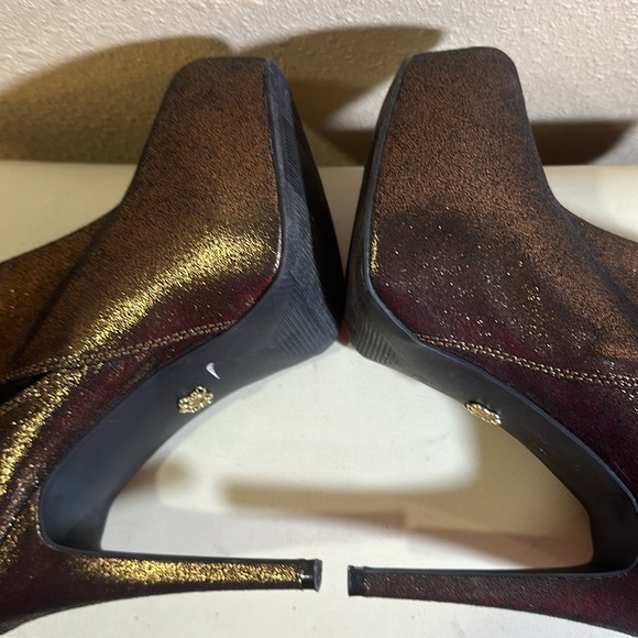 Rock and Republic bronze metallic booties size 9 1/2 - Picture 7 of 8